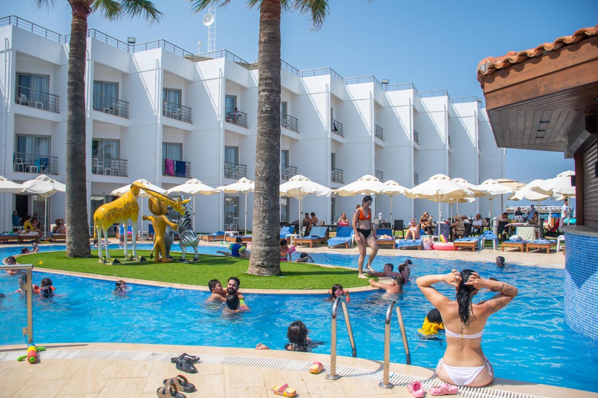Mimoza Beach Hotel Agios Sergios Exterior foto